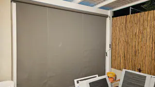 עבודה של שי, מתקין סוככים (11)