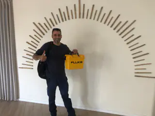 עבודה של קובי, אינסטלטור (145)