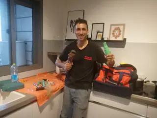 עבודה של קובי, אינסטלטור (252)