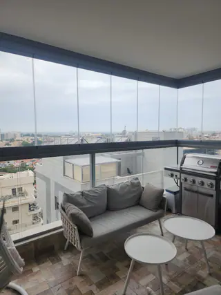 עבודה של ספרטק, סגירת מרפסת זכוכית (40)