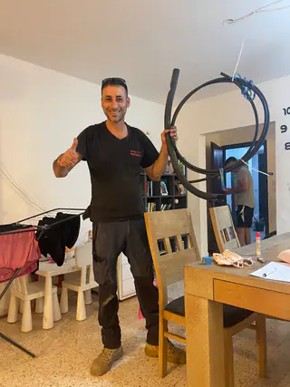 עבודה של קובי, אינסטלטור (79)