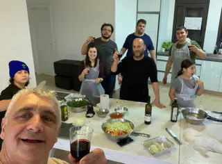 עבודה של גיא, חברת קייטרינג (77)