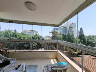 עבודה של דניאל, סגירת מרפסת זכוכית (29)