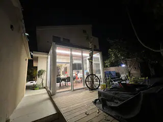 עבודה של דניאל, סגירת מרפסת זכוכית (25)
