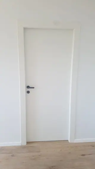 עבודה של אורן, מצפה דלתות (1)