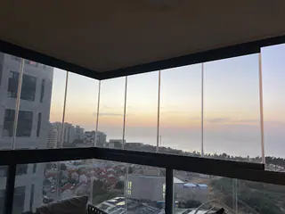 עבודה של דניאל, סגירת מרפסת זכוכית (28)