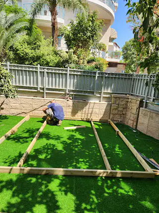 עבודה של גבי, מתקין פרגולות אלומיניום (11)