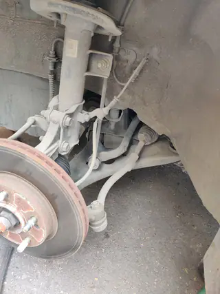 עבודה של ניר, מוסך (3)