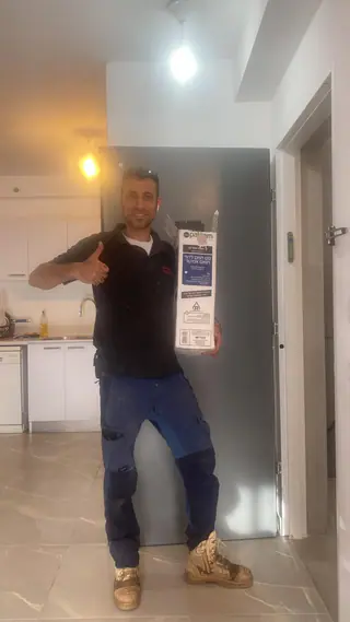 עבודה של קובי, אינסטלטור (110)