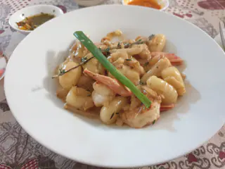 עבודה של גיא, חברת קייטרינג (75)