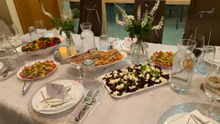 עבודה של גיא, חברת קייטרינג (89)