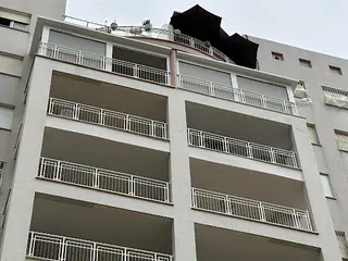 עבודה של איציק, מתקין סוככים (18)