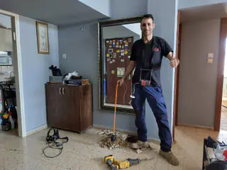 עבודה של קובי, אינסטלטור (101)