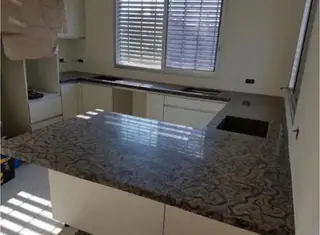 עבודה של יהודה, קבלן שיש (8)