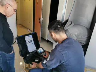 עבודה של קובי, אינסטלטור (144)