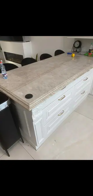 עבודה של יהודה, קבלן שיש (70)