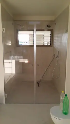 עבודה של דניאל, סגירת מרפסת זכוכית (33)