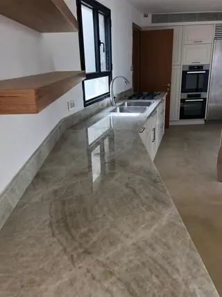 עבודה של יהודה, קבלן שיש (33)