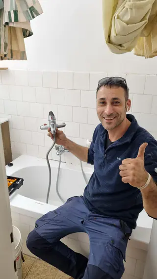 עבודה של קובי, אינסטלטור (168)