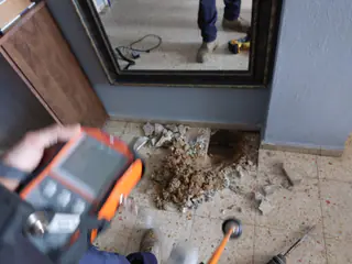 עבודה של קובי, אינסטלטור (103)