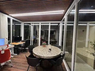 עבודה של דניאל, סגירת מרפסת זכוכית (27)