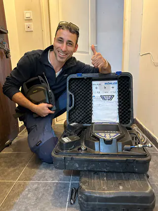 עבודה של קובי, אינסטלטור (127)