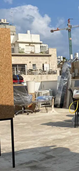 עבודה של גלה, מפעיל מנוף (4)