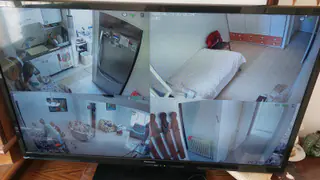 עבודה של דניס, מתקין מצלמות אבטחה (7)