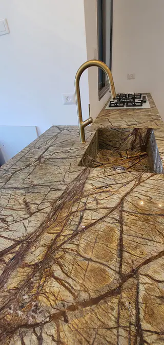 עבודה של יהודה, קבלן שיש (43)