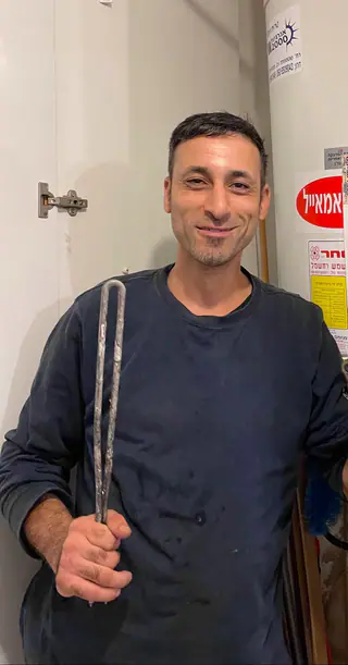 עבודה של קובי, אינסטלטור (193)