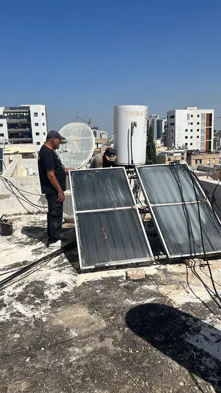 עבודה של קובי, אינסטלטור (38)