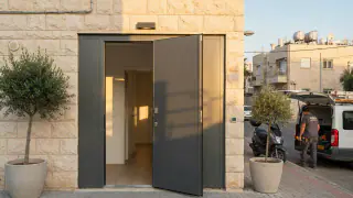 דלתות פלדלת מחיר: המדריך המלא — מחירים, שלבים וטיפים איור למאמר: דלתות פלדלת מחיר