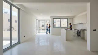 שיפוץ דירה בבית משותף: עלויות, אפשרויות ואיך בוחרים נכון איור למאמר: שיפוץ דירה בבית משותף