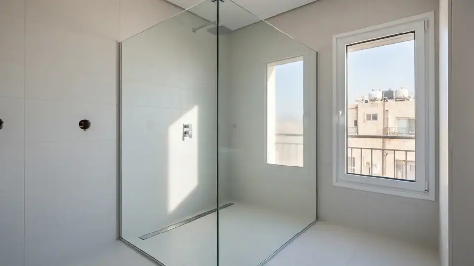 אילו טעויות בהזמנת מקלחון לפי מידה עולות הכי הרבה כסף?