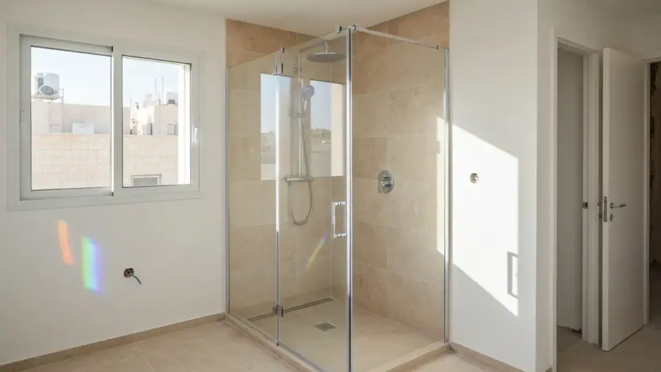 פירוק מקלחון מחיר ואיך לפרק דלת מקלחון בבטיחות מתקין מקלחונים פירוק מקלחון מחיר ואיך לפרק דלת מקלחון בבטיחות מתקין מקלחונים