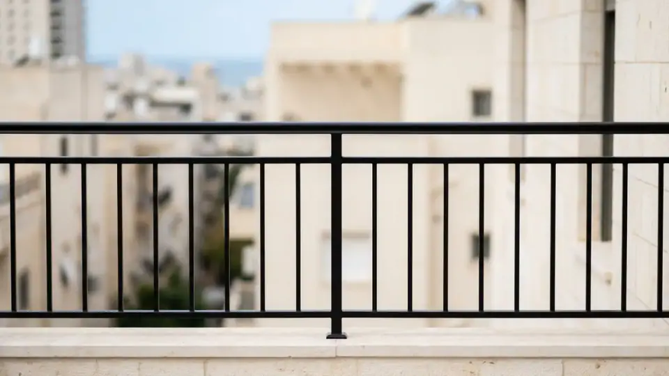 איך תהליך הזמנת מעקה למרפסת עובד בפועל? איך תהליך הזמנת מעקה למרפסת עובד בפועל?