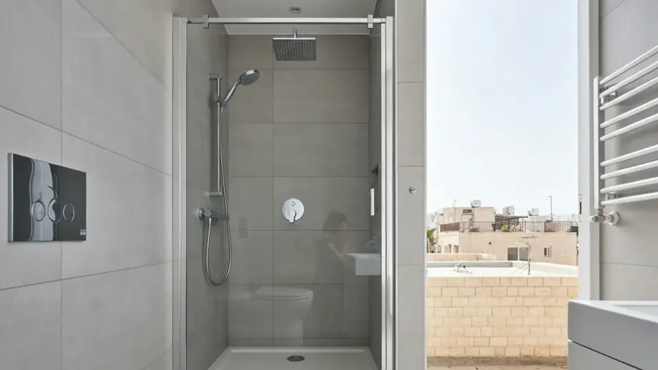 מתי שיפוץ חדר אמבטיה עשה זאת בעצמך הופך למסוכן או יקר יותר? מתי שיפוץ חדר אמבטיה עשה זאת בעצמך הופך למסוכן או יקר יותר?
